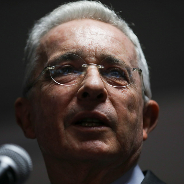 Il prezzo del paramilitarismo